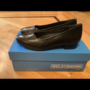 New Handmade European Wolky Southend Sz 38 Flats/Low Pumps Black